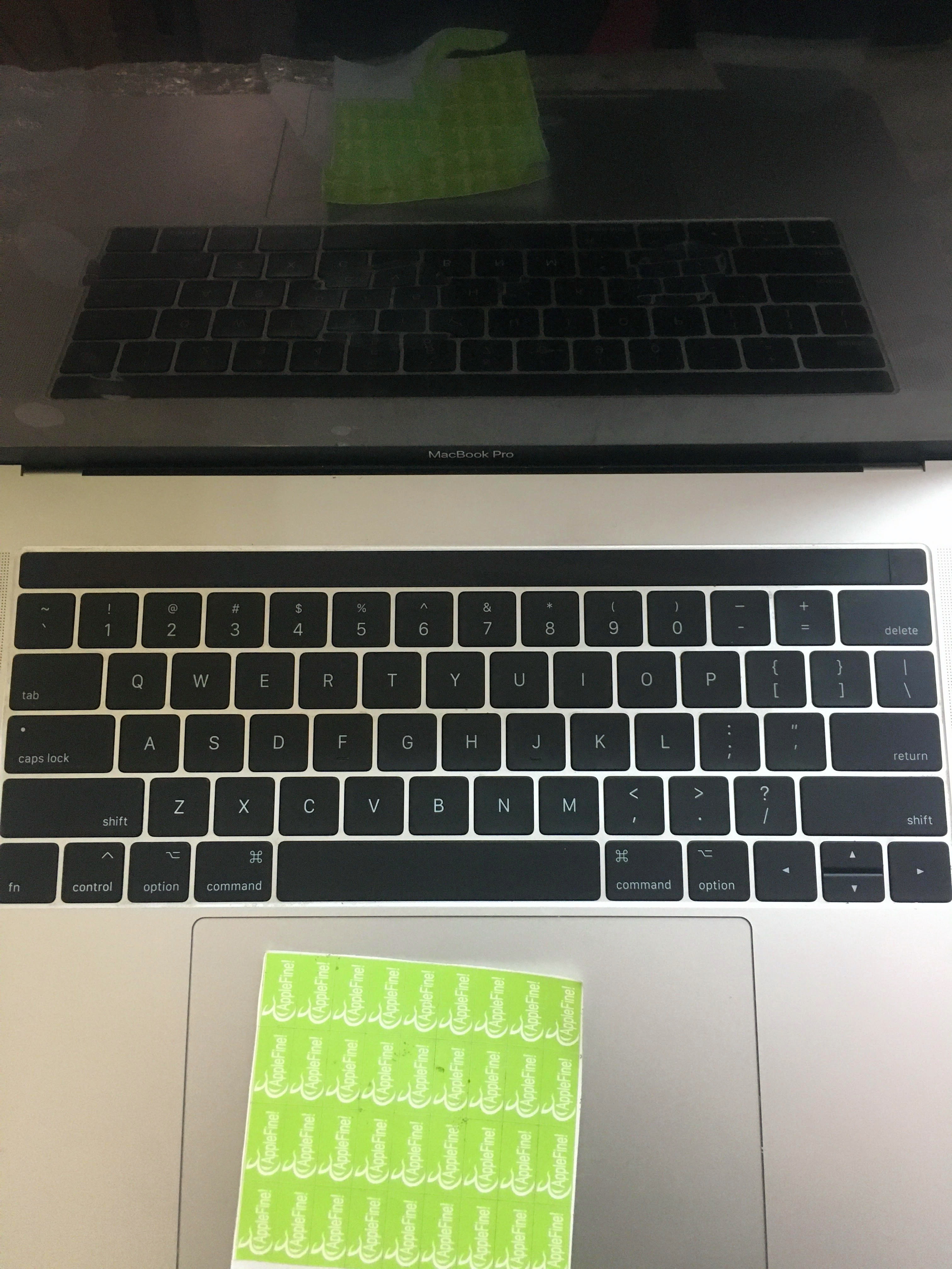 Новая клавиатуры MacBook Pro A1990